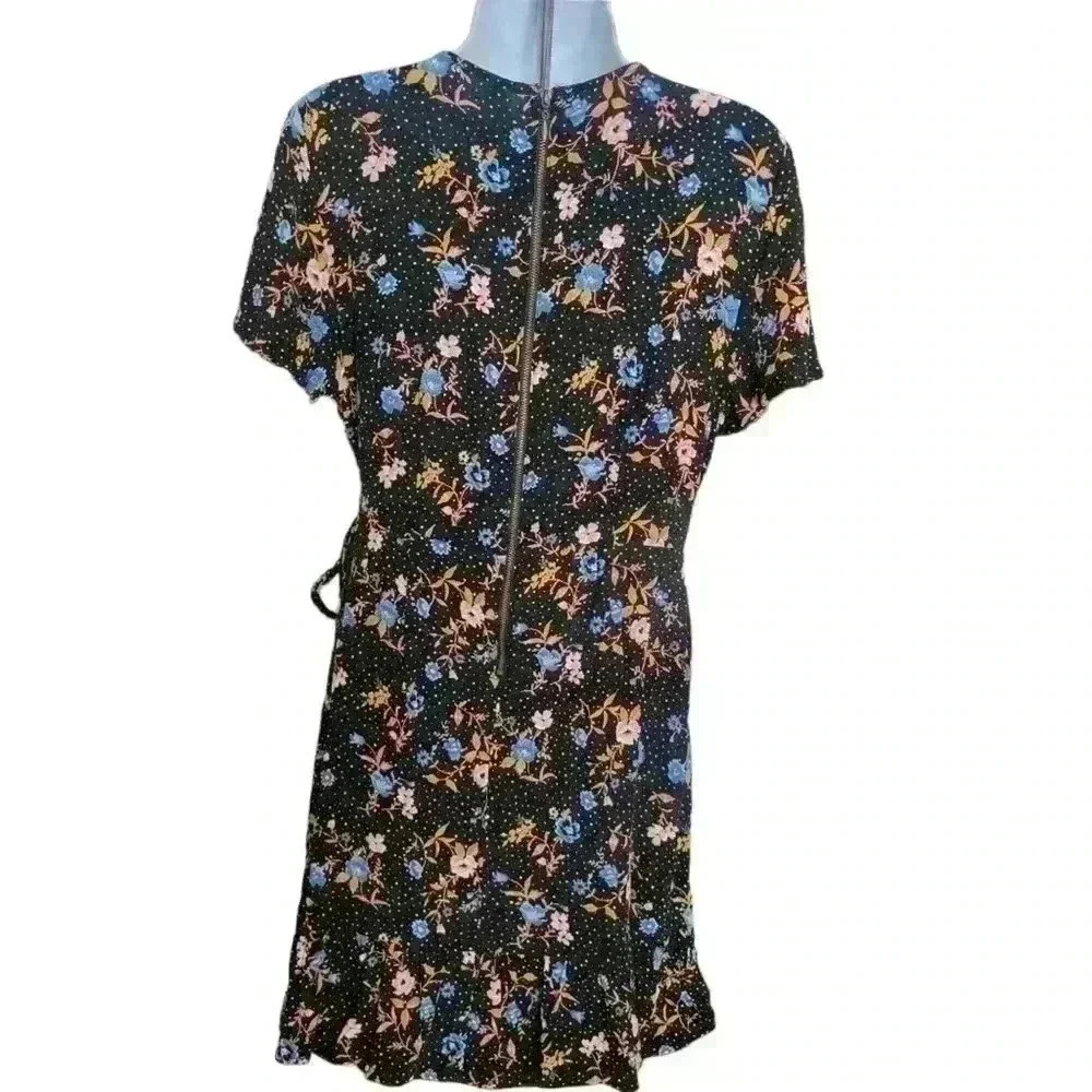 Xhilaration Floral faux wrap dress nwot Size Medium - Picture 2 of 6